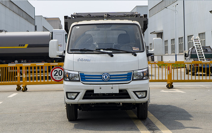 东风华神纯电自装卸式垃圾车