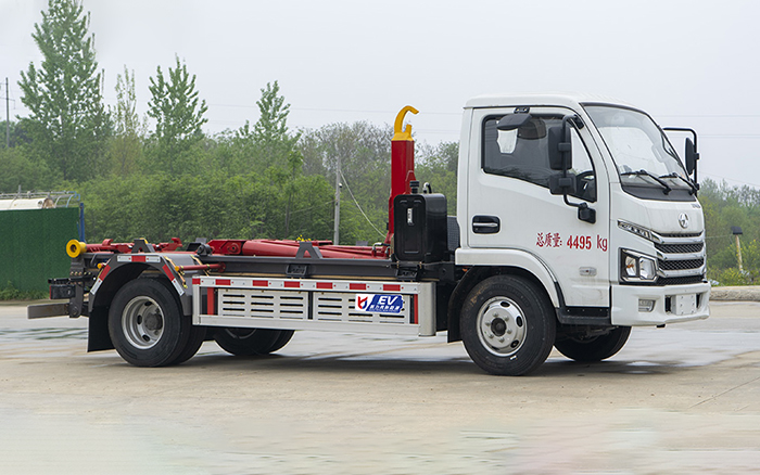 上汽跃进纯电车厢可卸式垃圾车