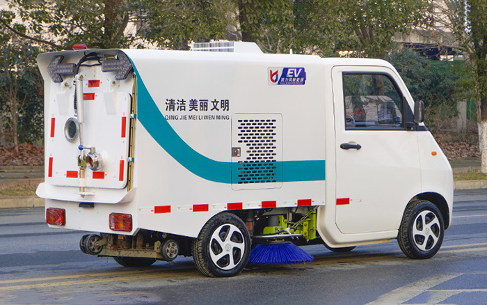 活越神童纯电扫路车