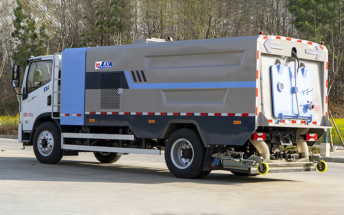 上汽跃进纯电道路污染清除车