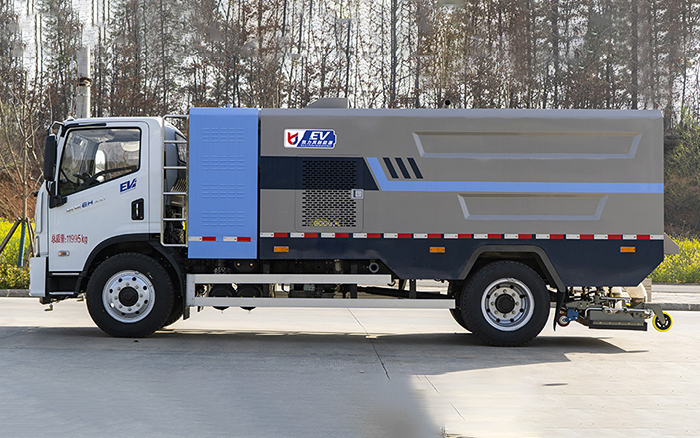 上汽跃进纯电道路污染清除车