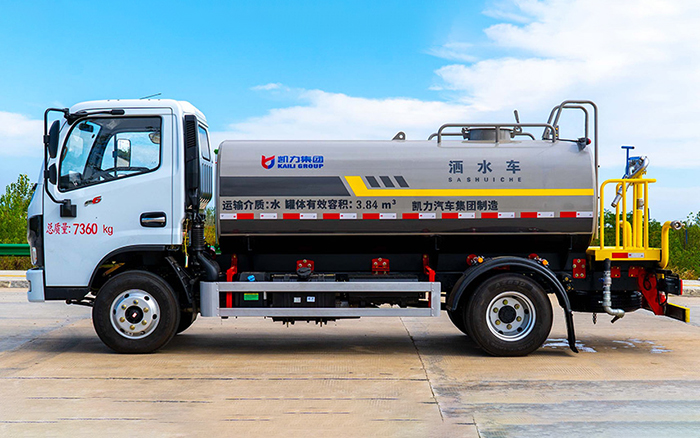 东风小福瑞卡洒水车