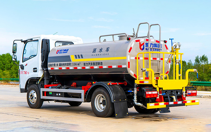 东风小福瑞卡洒水车