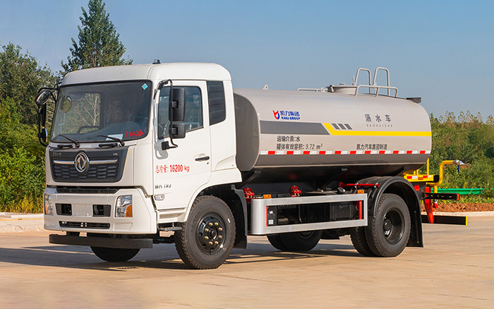 东风天锦洒水车