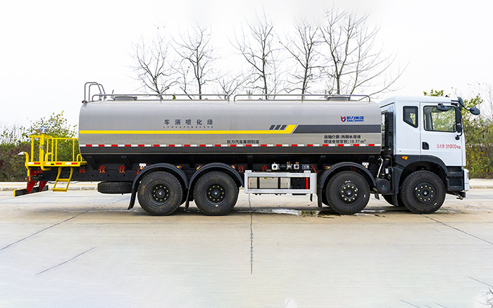 华神前四后八洒水车