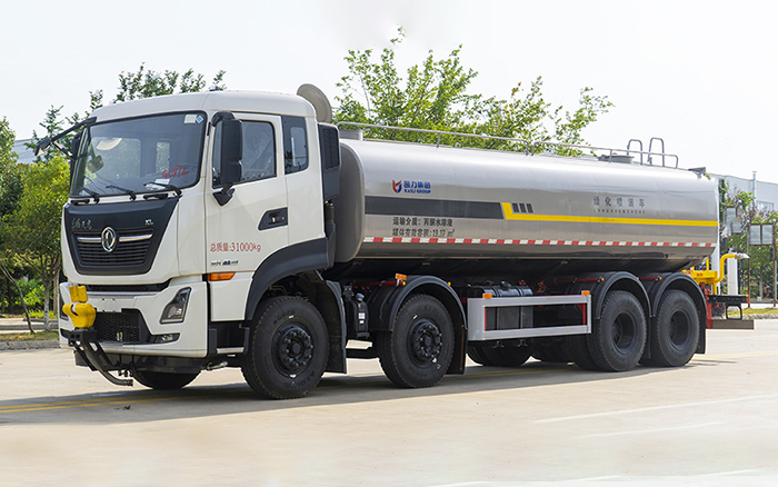 天龙前四后八洒水车