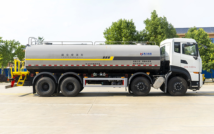 天龙前四后八洒水车