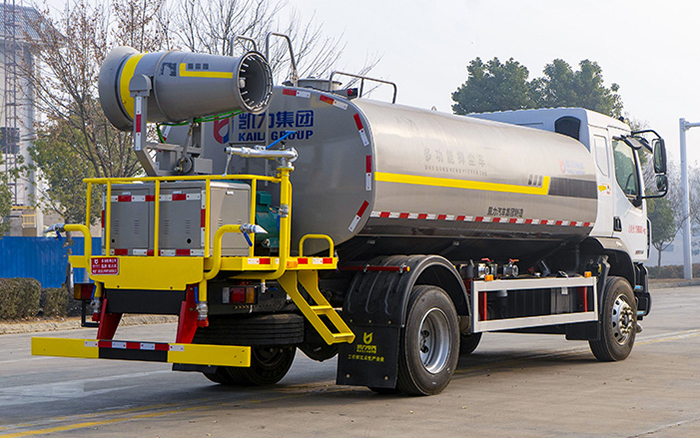 柳汽M3绿化喷洒车