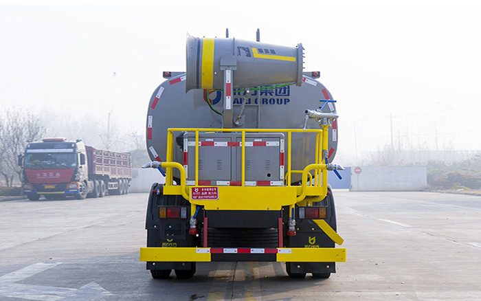 柳汽M3绿化喷洒车