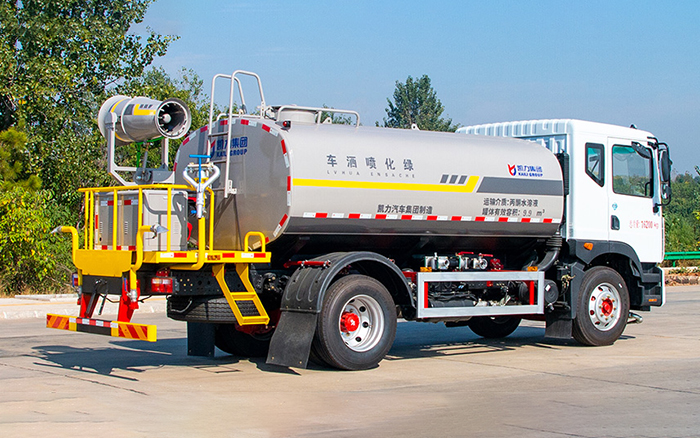 东风D9绿化喷洒车