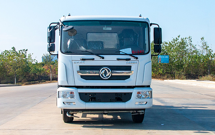 东风D9绿化喷洒车