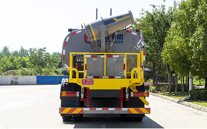 华神T5后双桥绿化喷洒车