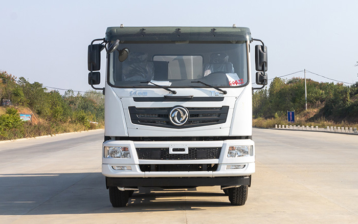 华神T5前四后八绿化喷洒车