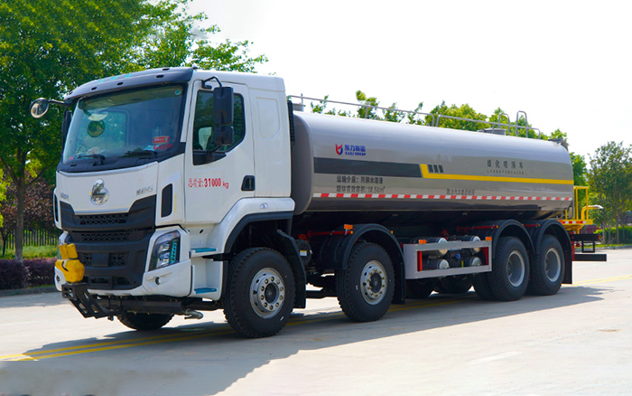 柳汽前四后八绿化喷洒车