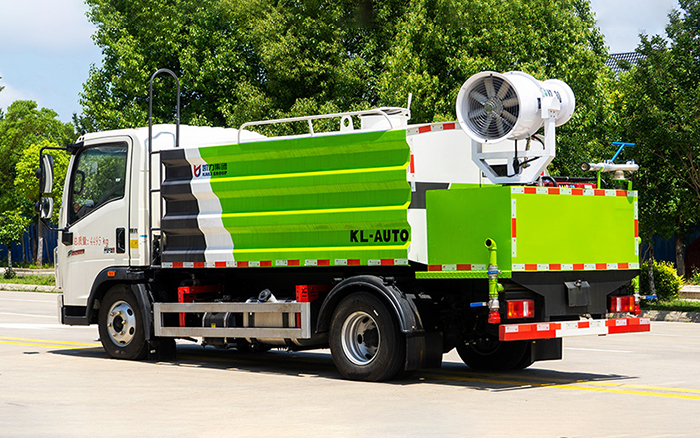 重汽豪曼多功能抑尘车