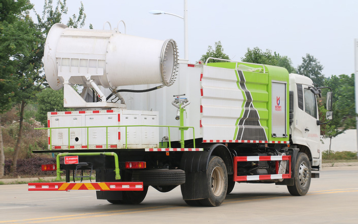 东风天锦多功能抑尘车