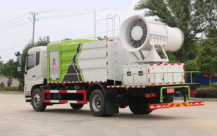 东风天锦多功能抑尘车