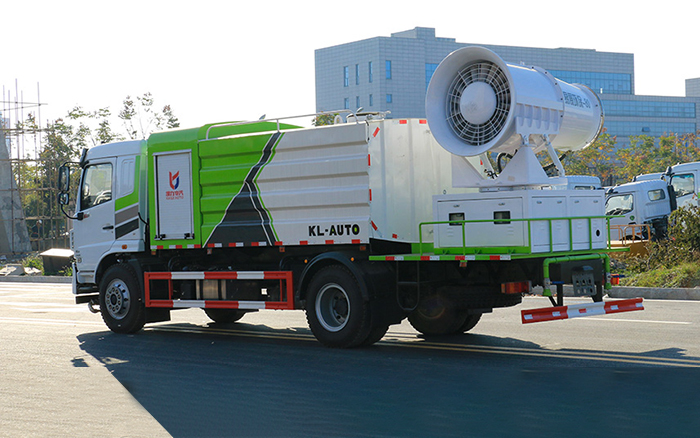 东风华神多功能抑尘车