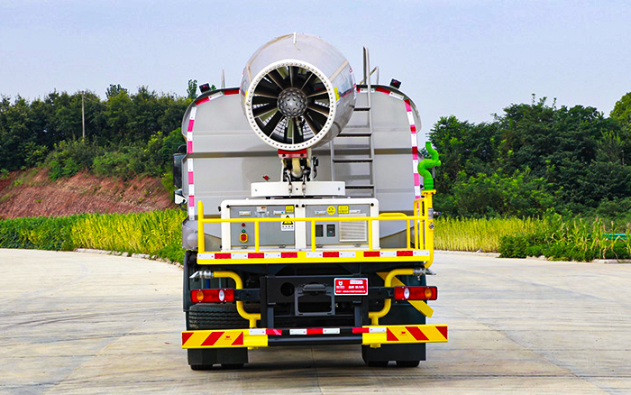 东风天锦多功能抑尘车