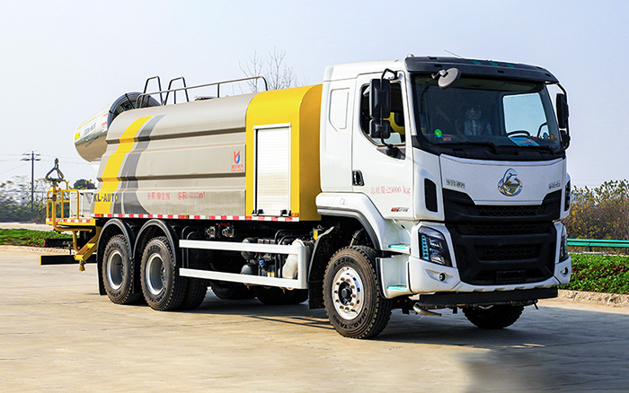 柳汽H5多功能抑尘车