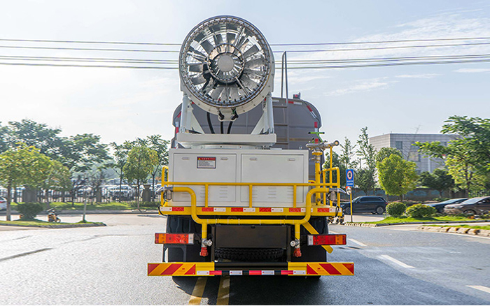 天锦前四后八多功能抑尘车