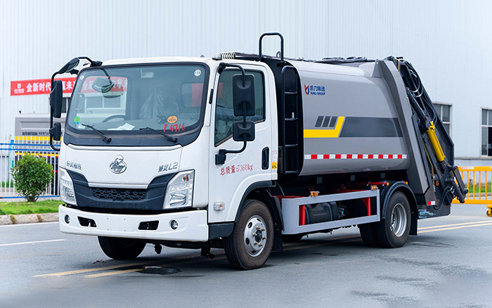柳汽乘龙L2压缩式垃圾车