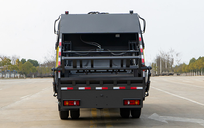 华神F5压缩式垃圾车