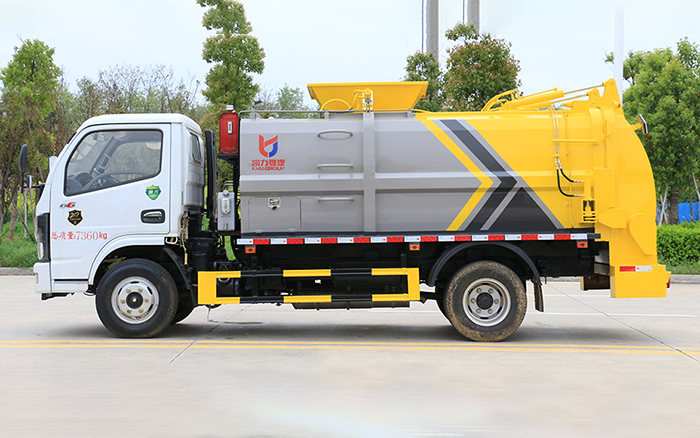 东风D6方罐餐厨式垃圾车