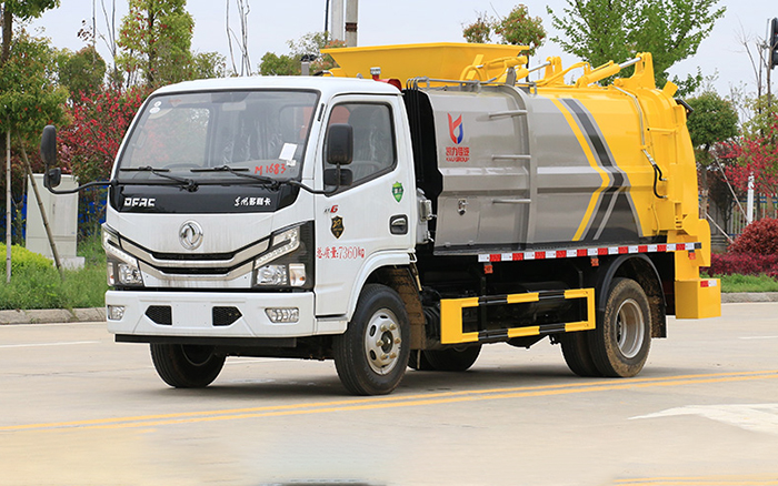 东风D6方罐餐厨式垃圾车