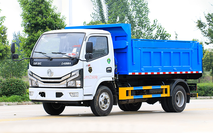 小多利卡自卸式垃圾车