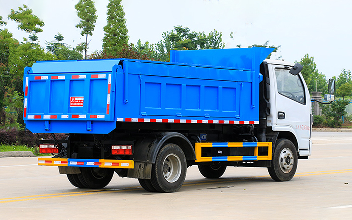 小多利卡自卸式垃圾车