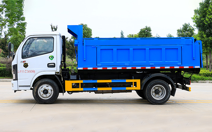 小多利卡自卸式垃圾车