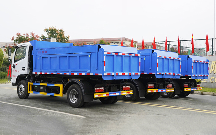大多利卡自卸式垃圾车