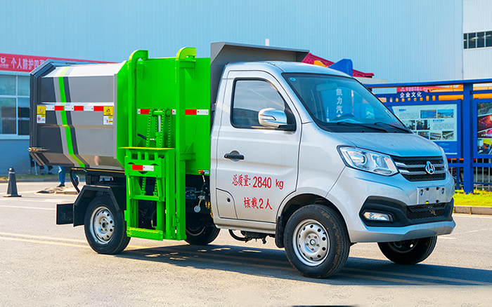 长安自装卸式垃圾车 侧装