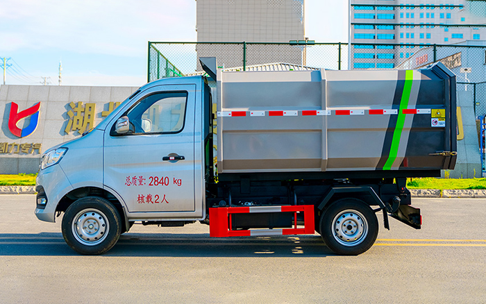 长安自装卸式垃圾车 侧装