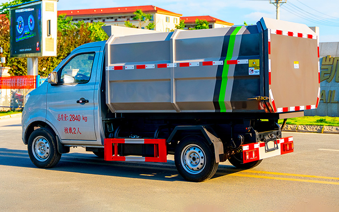 长安自装卸式垃圾车 侧装