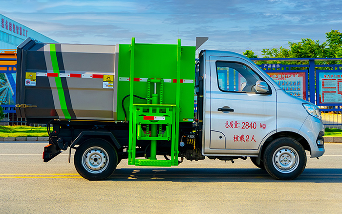 长安自装卸式垃圾车 侧装