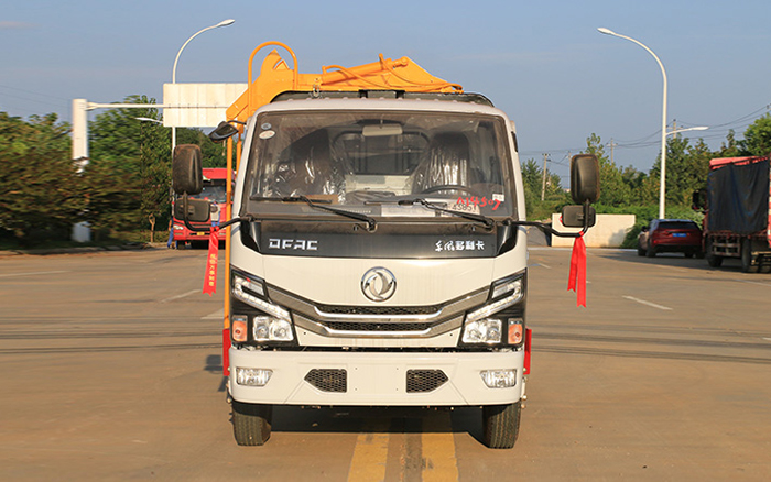 小多利卡侧装压缩垃圾车