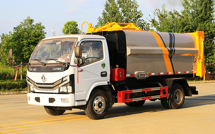 小多利卡侧装压缩垃圾车