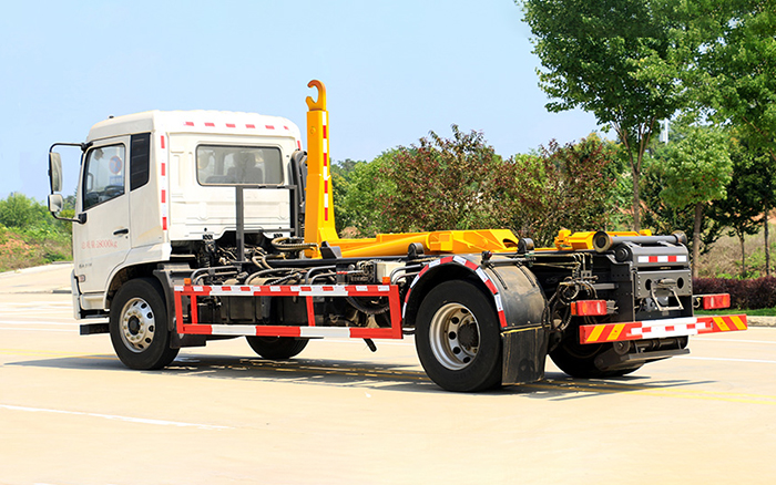 东风天锦车厢可卸式垃圾车