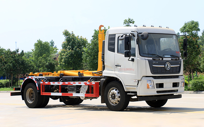 东风天锦车厢可卸式垃圾车