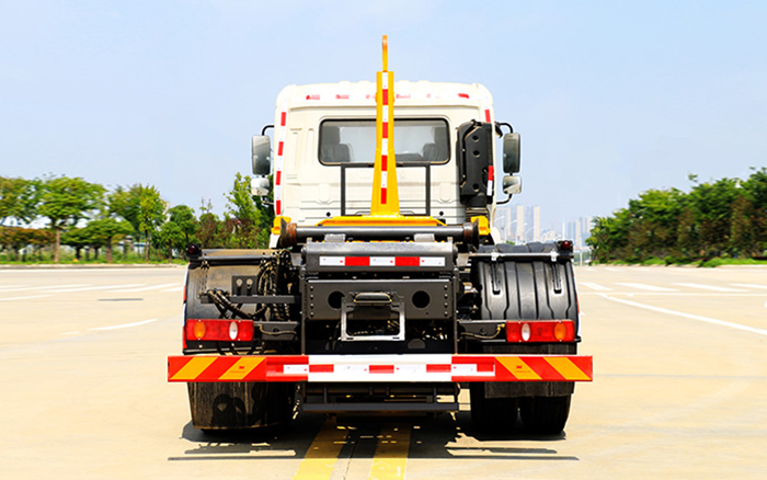 东风天锦车厢可卸式垃圾车