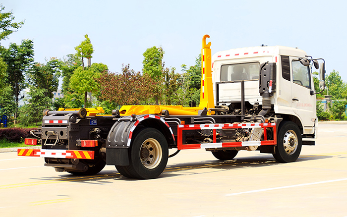 东风天锦车厢可卸式垃圾车