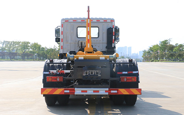 东风华神后双桥车厢可卸式垃圾车