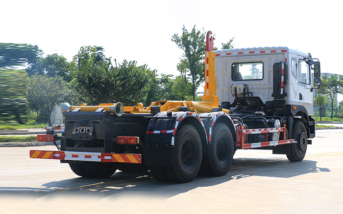 东风华神后双桥车厢可卸式垃圾车