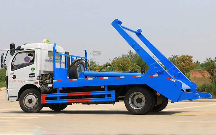 东风大多利卡摆臂式垃圾车