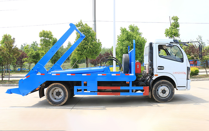 东风大多利卡摆臂式垃圾车