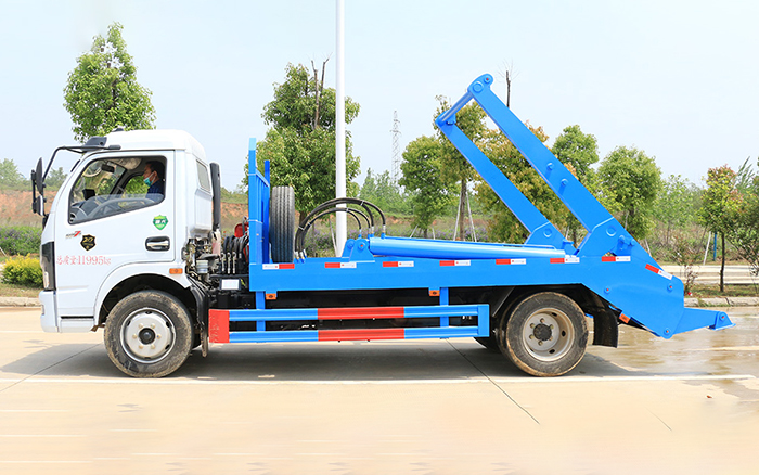 东风大多利卡摆臂式垃圾车