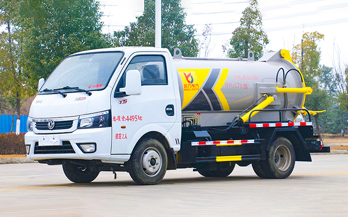 东风途逸吸污车