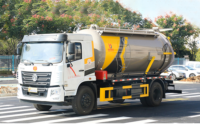 东风华神KL5吸污车